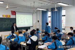 车祸致1球员、1助教丧生&10人受伤，阿尔及利亚足协宣布推迟联赛